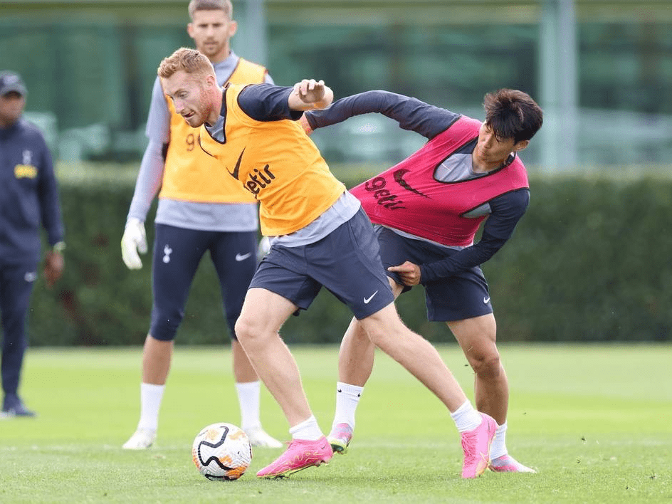 输给米兰后拉齐奥对主裁判不判罚点球不满，决定新闻沉默（不满主裁漏判点球，拉齐奥负于米兰后宣布新闻静默）