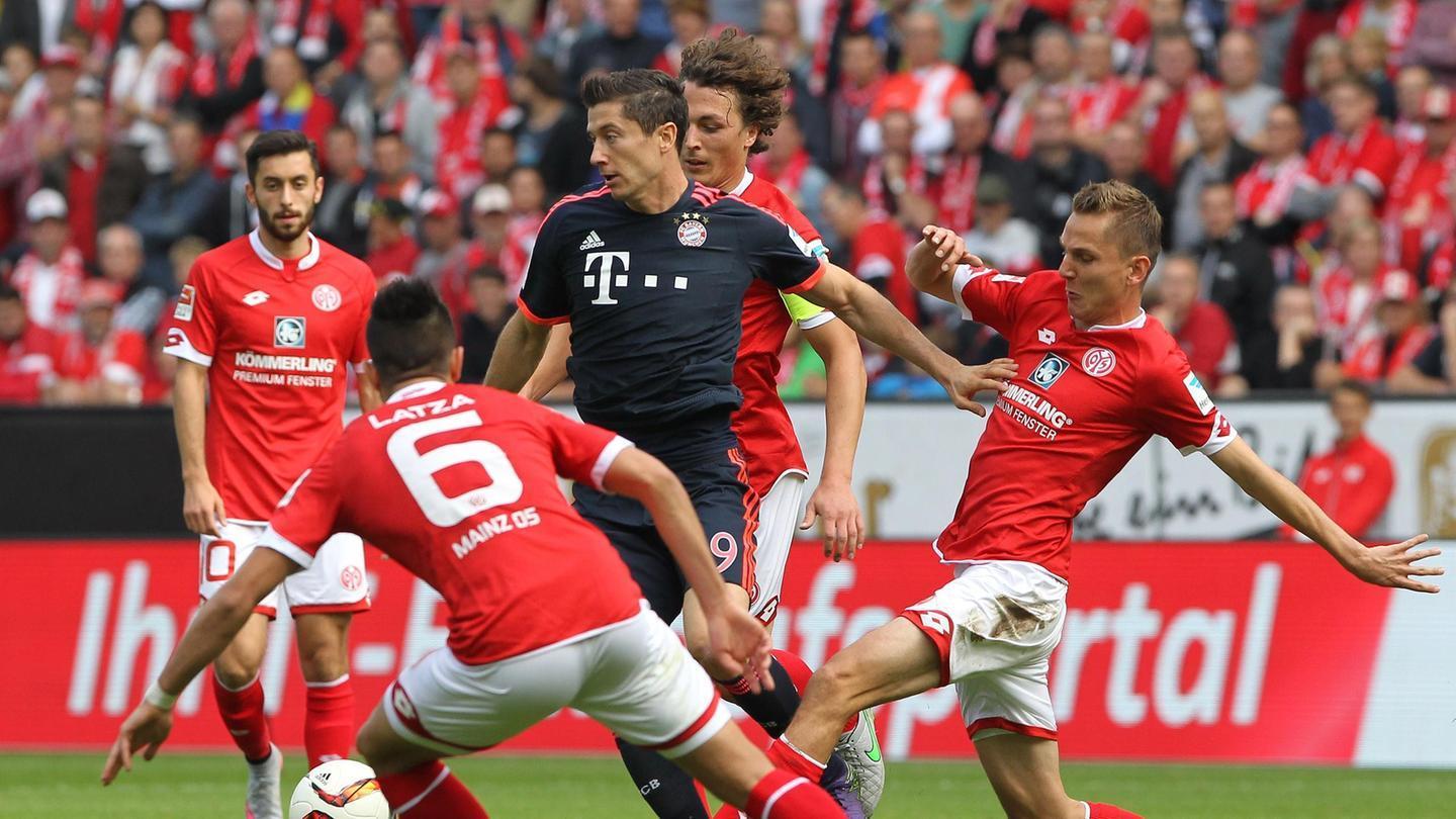 罗马诺：有关谁是GOAT的讨论很有趣，但在那不勒斯马拉多纳是神（罗马诺谈GOAT：争论虽热，但在那不勒斯马拉多纳就是神）