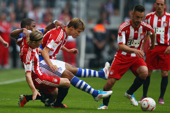 希腊媒：曼联与皇马已经报价奥林匹亚科斯18岁中场穆扎基蒂斯（希腊媒体称曼联与皇马已就奥林匹亚科斯18岁中场穆扎基蒂斯提出报价）