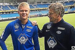 意甲半场：迈尼昂贡献神扑，AC米兰0-0拉齐奥（意甲半场战报：迈尼昂多次神扑救险，AC米兰0-0暂平拉齐奥）