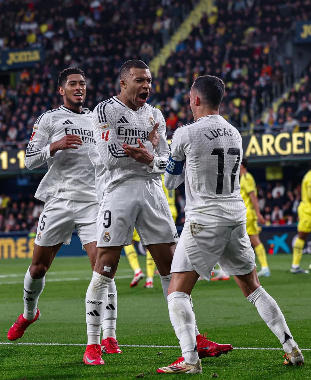 记者：斯卡洛尼将带着大力神杯参加世界杯抽签仪式（据记者报道，斯卡洛尼将携大力神杯出席世界杯抽签仪式）