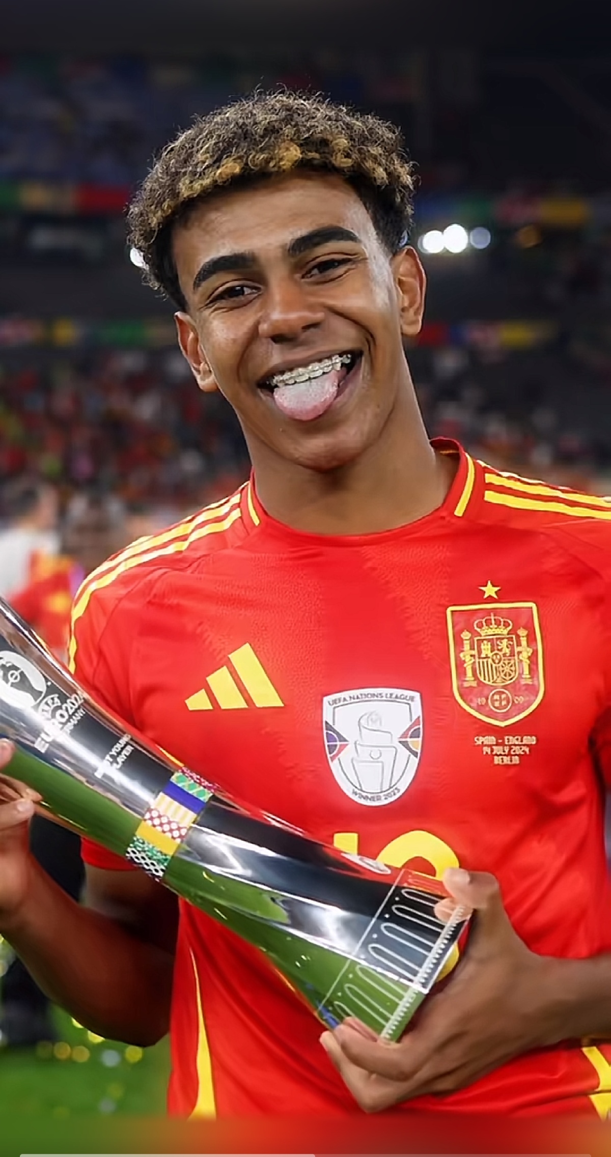 CTCC电动赛车杯甬城激战打响 郑越勇夺冠军刘洋第二张大胜第三（CTCC电动赛车杯甬城开战 郑越加冕冠军 刘洋亚军张大胜季军）