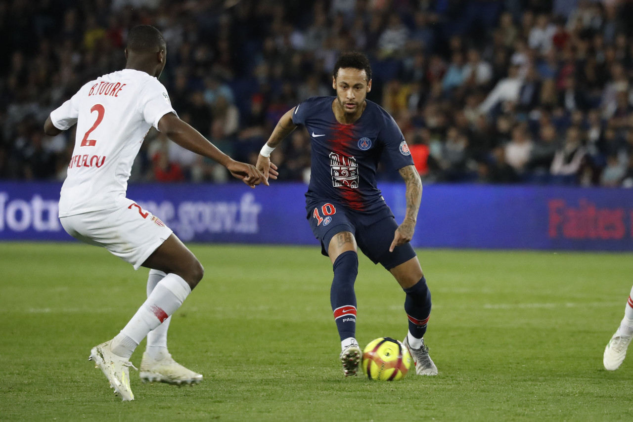 邮报：前裁判库特量刑延期，此前他曾承认制作儿童不良影像（邮报：前裁判库特宣判推迟，曾认罪制作涉童不良影像）