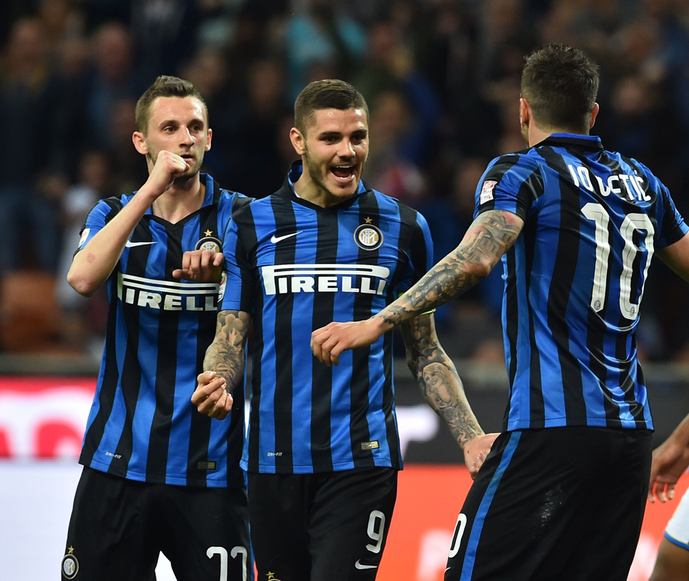 17岁天才卡尔展现极强潜力，德甲首秀表现亮眼，凭借出色技术和风格成为焦点。（17岁新星卡尔德甲处子秀惊艳，凭精湛脚法与独特风格抢尽风头）